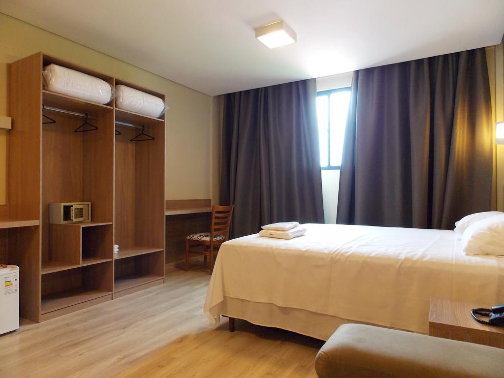 Minas Platinum Hotel & Convention Conselheiro Lafaiete Rum bild